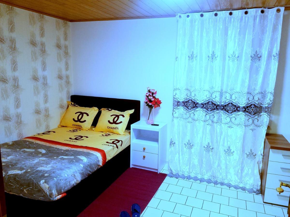 Ferienwohnung In Friedberg فريدبرغ المظهر الخارجي الصورة